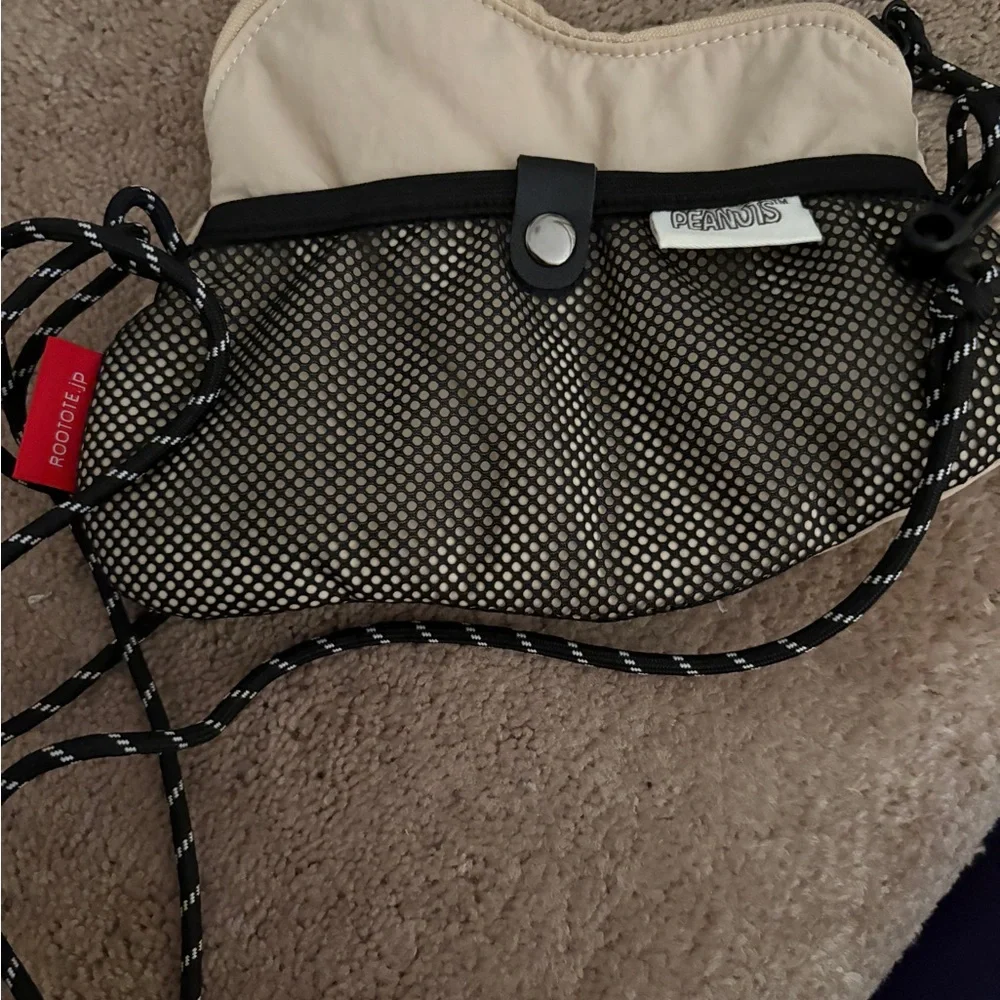 Cute‎ Smiling snoopy  Crossbody Bag in Cream and Brown